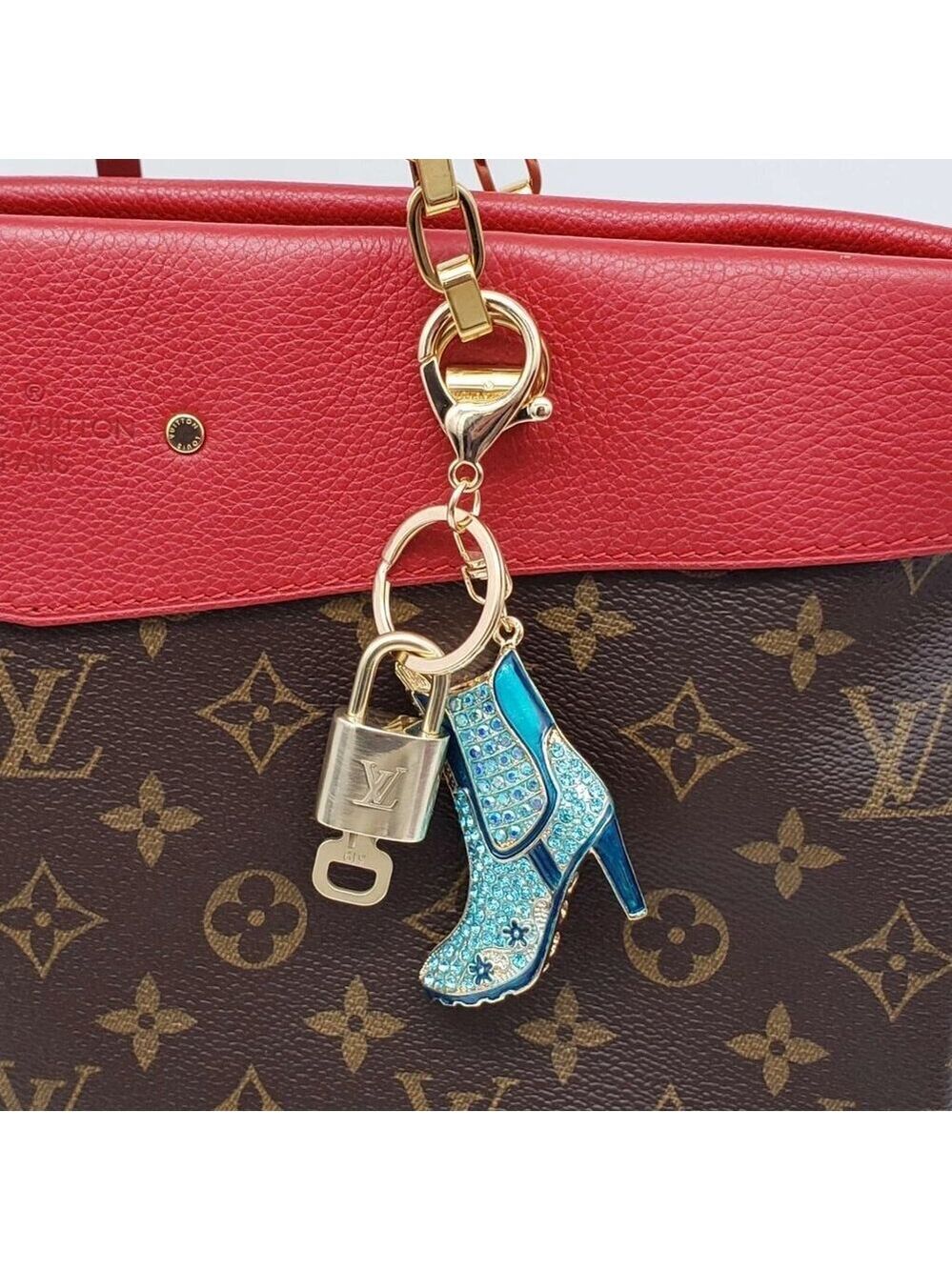 Louis Vuitton Gold Lock 🔑 Authentic LV Padlock + Unbranded Shoe Bag Charm - Picture 2 of 10
